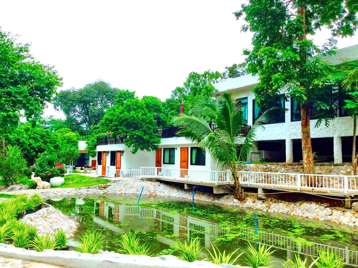 Silver Garden Resort Suan Phueng Bagian luar foto